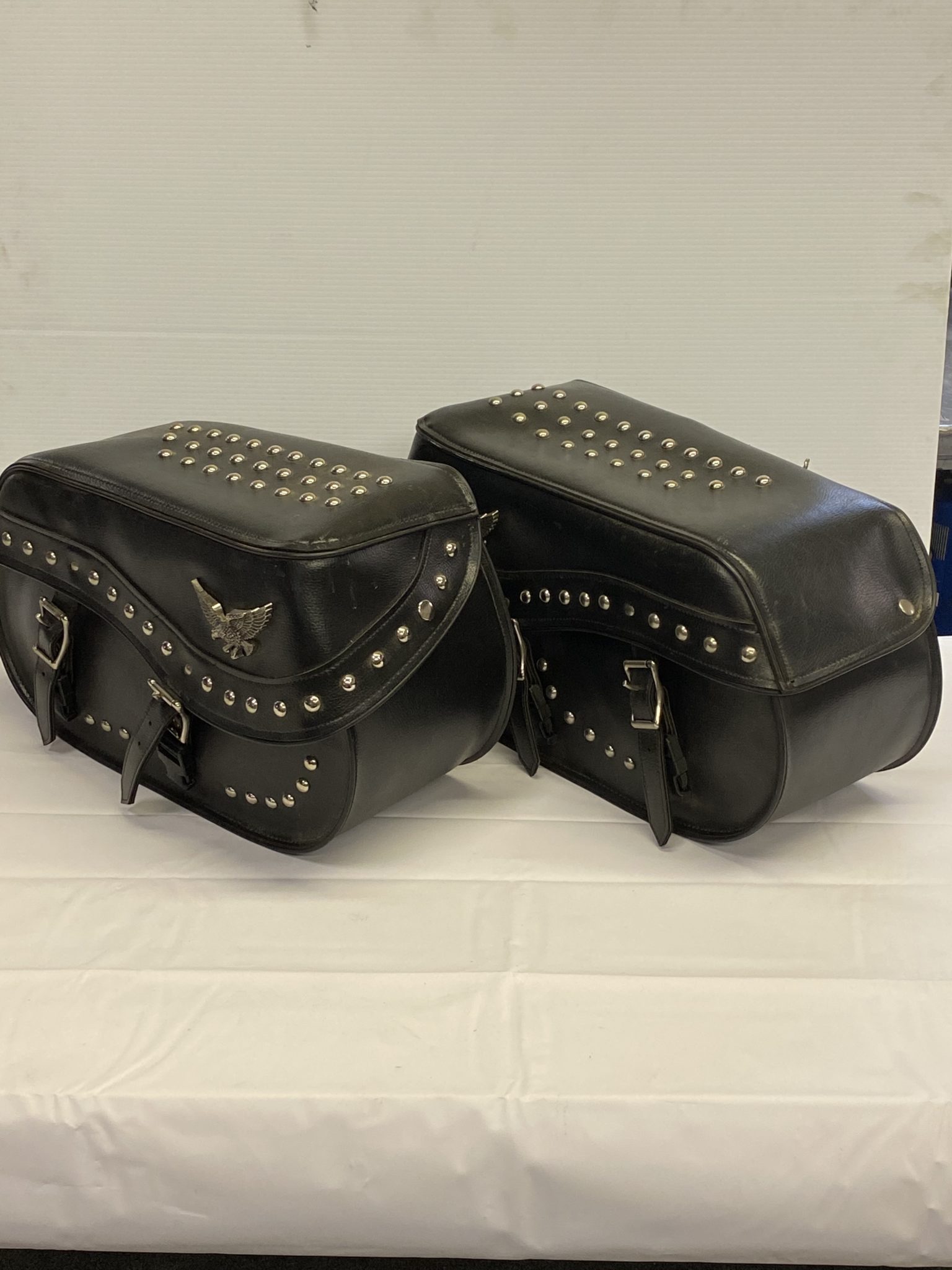 Genuine HarleyDavidson OEM 0017 Heritage Softail Leather Studded